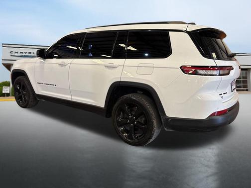 Bright White Clearcoat 2023 Jeep Grand Cherokee L Altitude