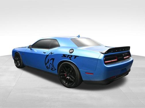 B5 Blue Pearlcoat 2016 Dodge Challenger SRT Hellcat