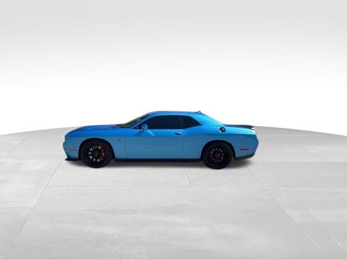 B5 Blue Pearlcoat 2016 Dodge Challenger SRT Hellcat