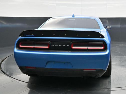 B5 Blue Pearlcoat 2016 Dodge Challenger SRT Hellcat