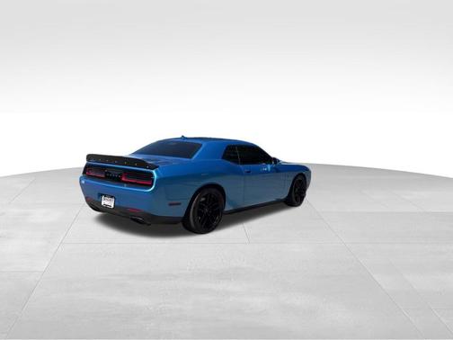 B5 Blue Pearlcoat 2016 Dodge Challenger SRT Hellcat