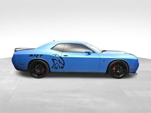 B5 Blue Pearlcoat 2016 Dodge Challenger SRT Hellcat
