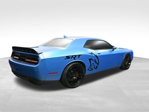 B5 Blue Pearlcoat 2016 Dodge Challenger SRT Hellcat