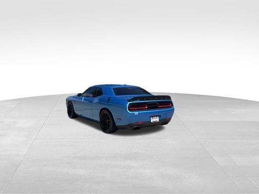 B5 Blue Pearlcoat 2016 Dodge Challenger SRT Hellcat