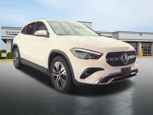 Polar White 2025 Mercedes-Benz GLA 250 4MATIC
