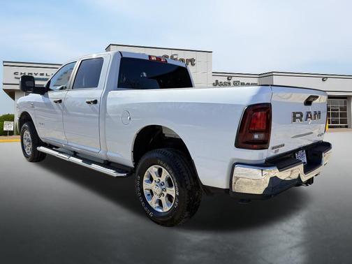 2025 RAM 2500 Big Horn Crew Cab 4x4 6'4' Box