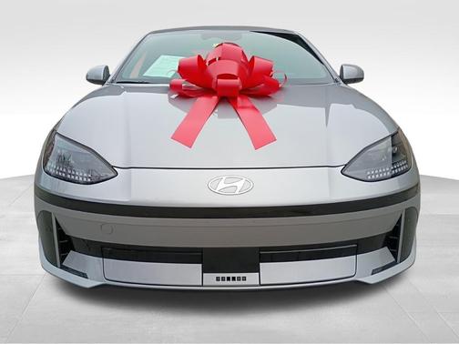 2023 Hyundai IONIQ 6 SE Standard Range