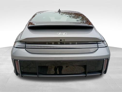 2023 Hyundai IONIQ 6 SE Standard Range