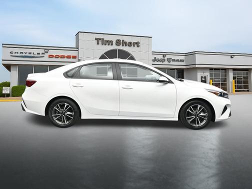 Snow White Pearl 2023 Kia Forte LXS