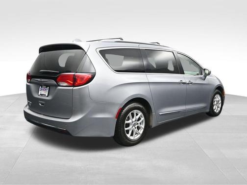 Billet Silver Metallic Clearcoat 2020 Chrysler Pacifica Touring L