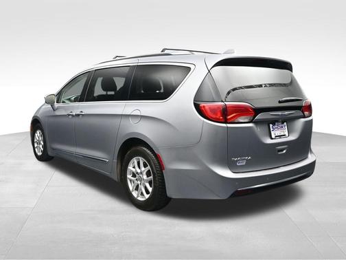 Billet Silver Metallic Clearcoat 2020 Chrysler Pacifica Touring L