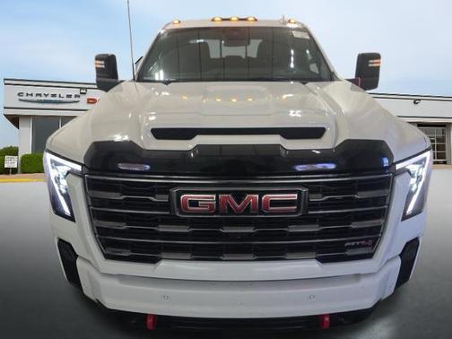 Summit White 2025 GMC Sierra 2500 AT4