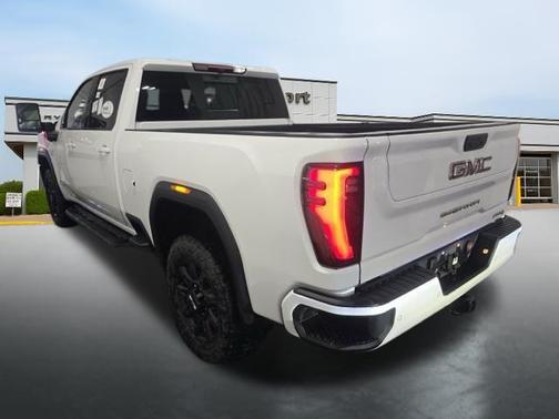 Summit White 2025 GMC Sierra 2500 AT4