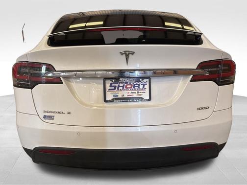 Pearl White Multi-Coat 2017 Tesla Model X 100D