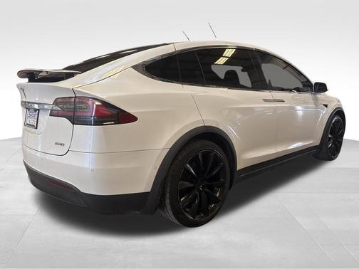 Pearl White Multi-Coat 2017 Tesla Model X 100D