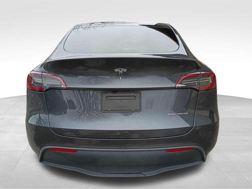 2025 Tesla Model Y Long Range Dual Motor All-Wheel Drive