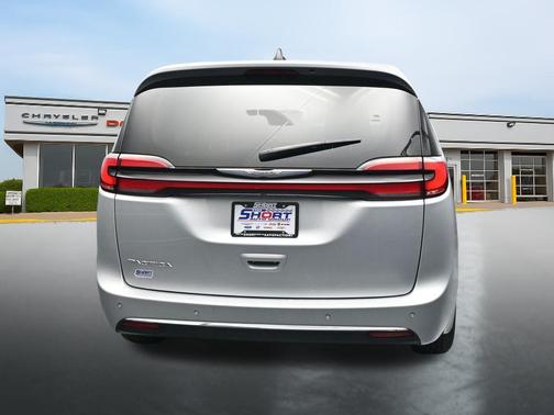 Silver Mist Clearcoat 2023 Chrysler Pacifica Touring L