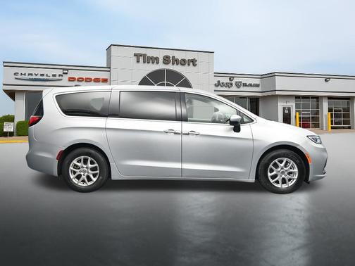 Silver Mist Clearcoat 2023 Chrysler Pacifica Touring L