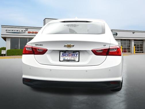 Summit White 2024 Chevrolet Malibu FWD 1LT