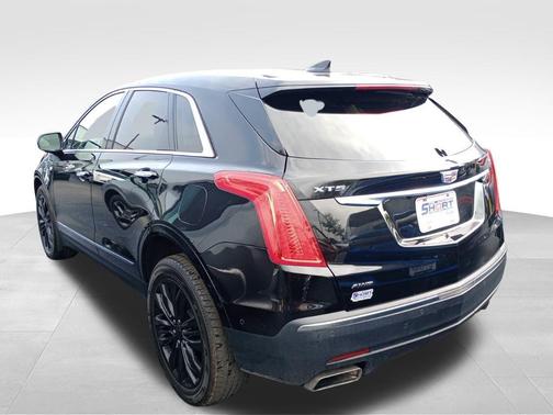 Stellar Black Metallic 2018 Cadillac XT5 Premium Luxury