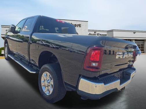 Diamond Black 2026 RAM 2500 Big Horn Crew Cab 4x4 6'4' Box