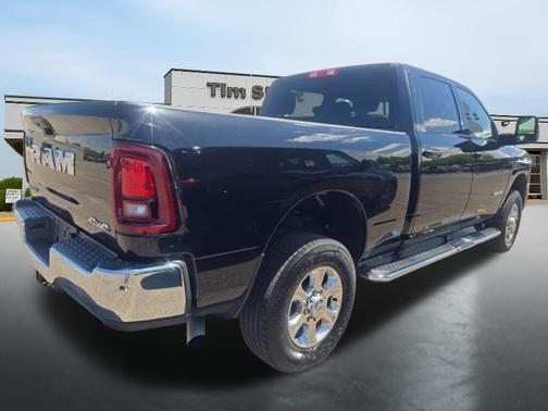 Diamond Black 2026 RAM 2500 Big Horn Crew Cab 4x4 6'4' Box