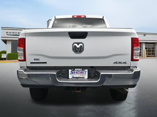 Bright White Clearcoat 2023 RAM 2500 Big Horn Crew Cab 4x4 6'4' Box