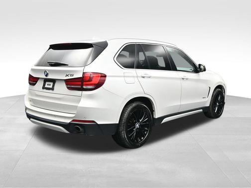 White Metallic 2016 BMW X5 xDrive35i