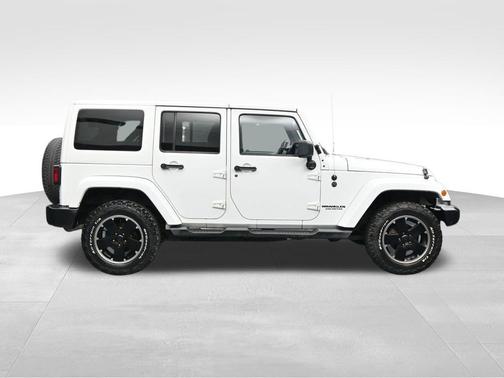 Bright White Clearcoat 2012 Jeep Wrangler Unlimited Altitude