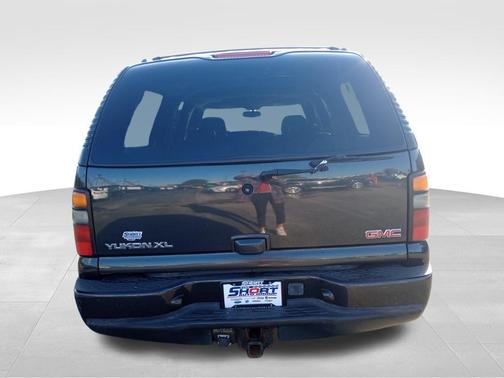 2004 GMC Yukon XL Denali