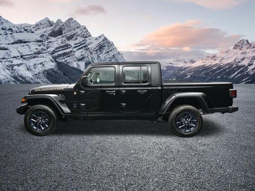 Black Clearcoat 2026 Jeep Gladiator 85th Anniversary Edition