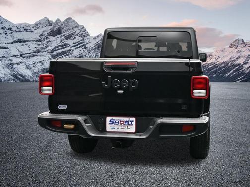 Black Clearcoat 2026 Jeep Gladiator 85th Anniversary Edition