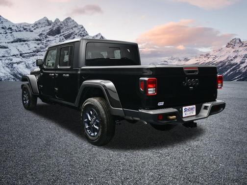 Black Clearcoat 2026 Jeep Gladiator 85th Anniversary Edition