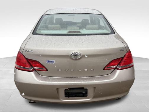 2005 Toyota Avalon 
