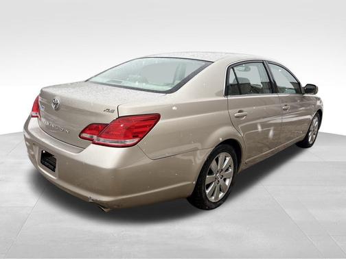 2005 Toyota Avalon 