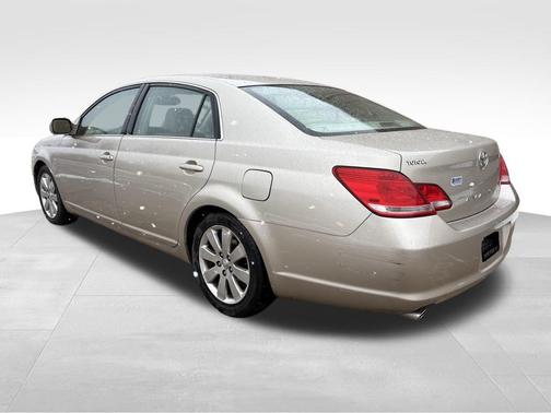2005 Toyota Avalon 
