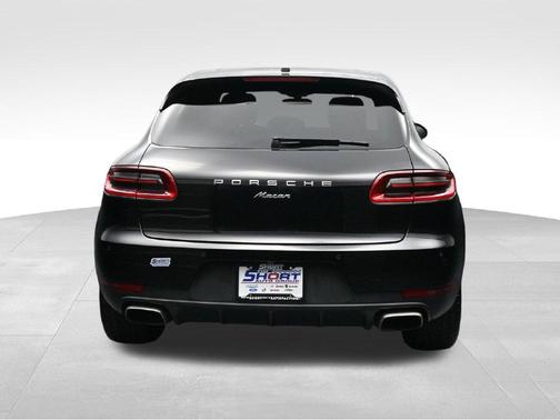 Volcano Grey Metallic 2018 Porsche Macan Macan