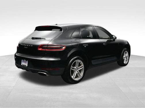 Volcano Grey Metallic 2018 Porsche Macan Macan