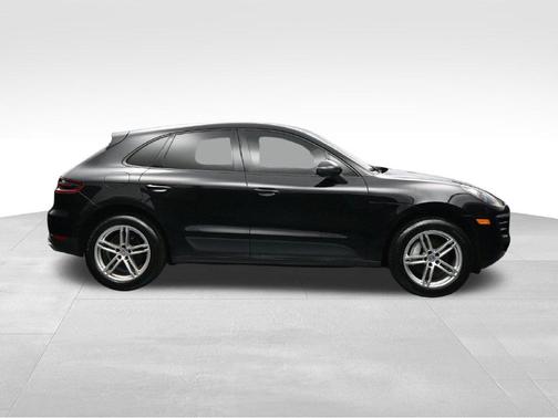 Volcano Grey Metallic 2018 Porsche Macan Macan