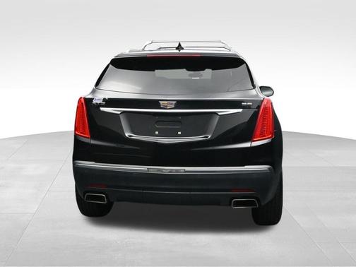 Stellar Black Metallic 2017 Cadillac XT5 Luxury