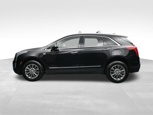 Stellar Black Metallic 2017 Cadillac XT5 Luxury