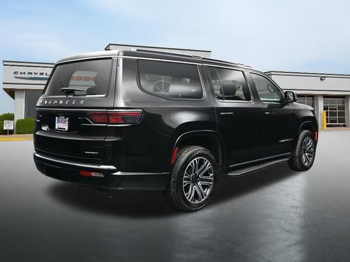 Diamond Black Crystal Pearlcoat 2024 Jeep Wagoneer Series II 4x4