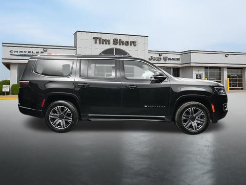 Diamond Black Crystal Pearlcoat 2024 Jeep Wagoneer Series II 4x4