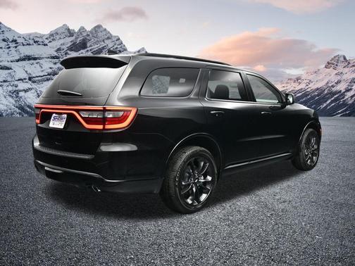 DB Black Crystal Clearcoat 2026 Dodge Durango GT