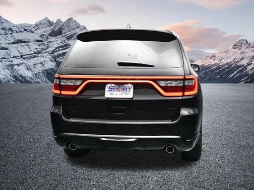 DB Black Crystal Clearcoat 2026 Dodge Durango GT