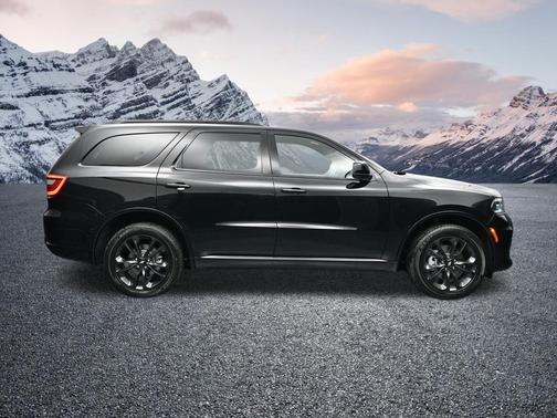 DB Black Crystal Clearcoat 2026 Dodge Durango GT