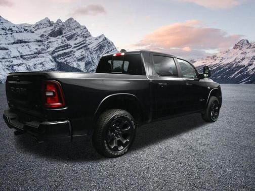 Diamond Black Crystal Pearlcoat 2026 RAM 1500 Big Horn/Lone Star
