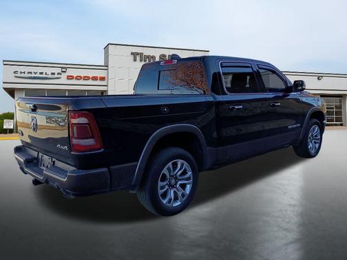 Diamond Black Crystal Pearlcoat 2021 RAM 1500 Longhorn