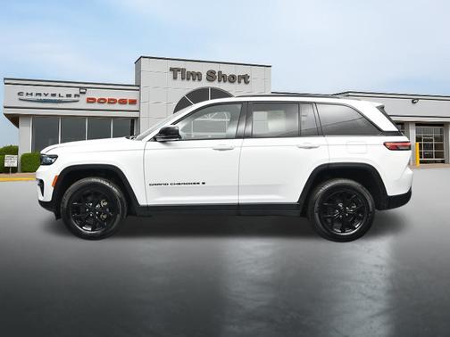 Bright White Clearcoat 2025 Jeep Grand Cherokee Altitude