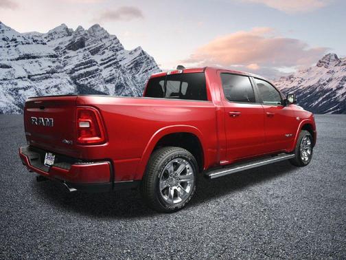 Molten Red Pearlcoat 2027 RAM 1500 Big Horn/Lone Star